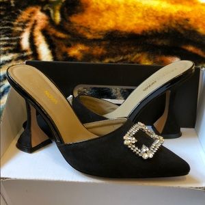 Size 9 Fashion Nova heels.